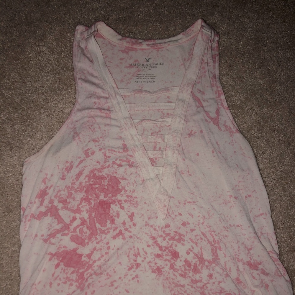 american eagle cropped pink and white tie dye top!